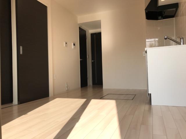 居室・リビング　室内