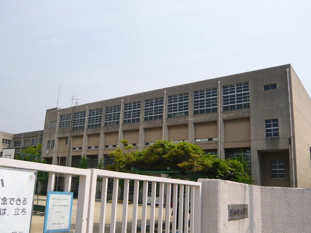 小学校　尼崎市立武庫の里小学校（小学校）まで735m