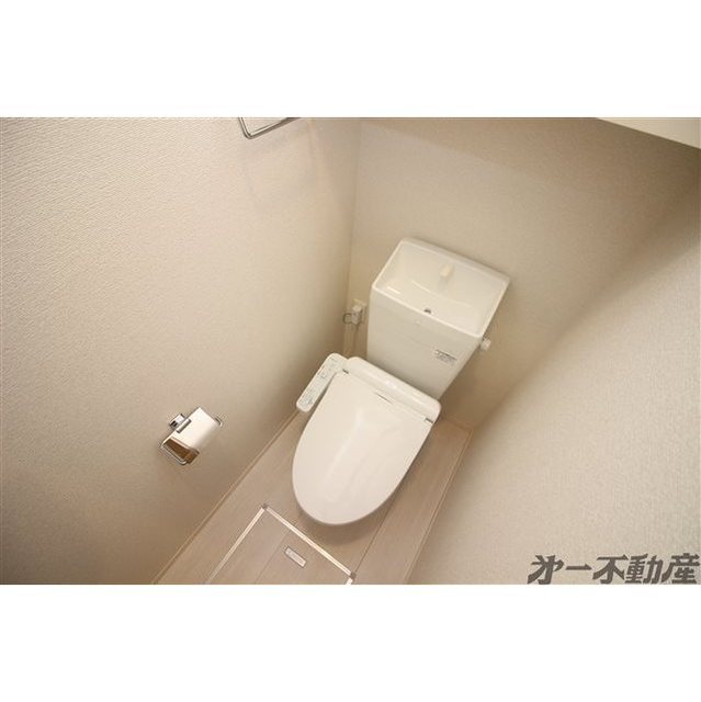 トイレ　温水洗浄暖房便座