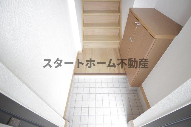 玄関　収納もある玄関です