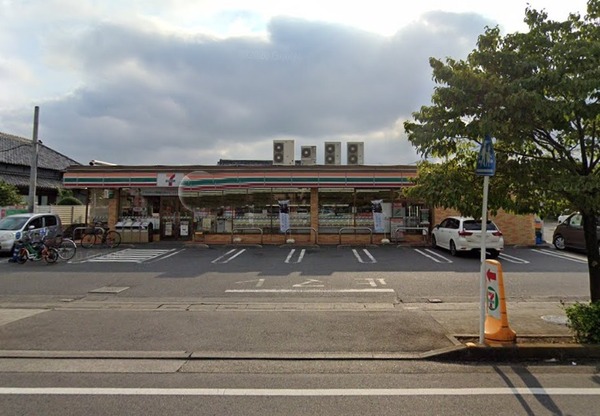 コンビニ　セブン-イレブン 越谷恩間中道店（コンビニ）まで703m