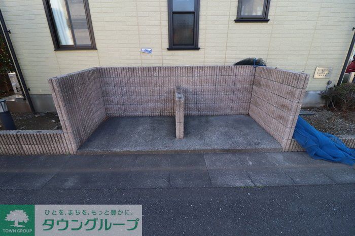 エントランス　駐車場