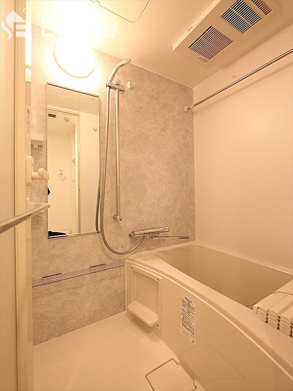 バス・シャワールーム　バスルーム