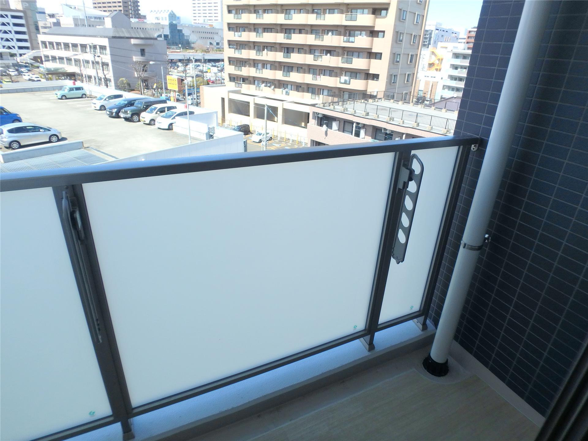 バルコニー　洗濯物が干せるバルコニーです