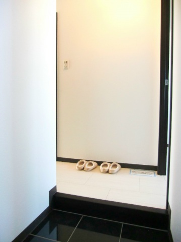 玄関　現況優先