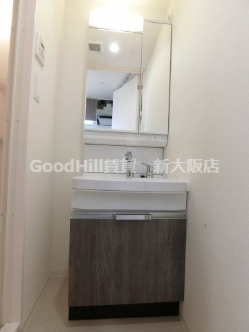 洗面設備　プレサンスOSAKA西中島リエゾン