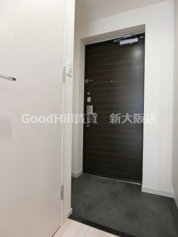 玄関　プレサンスOSAKA西中島リエゾン