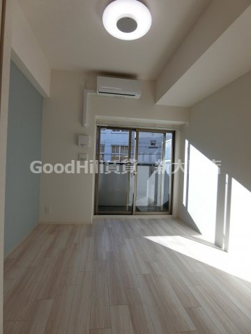 居室・リビング　プレサンスOSAKA西中島リエゾン