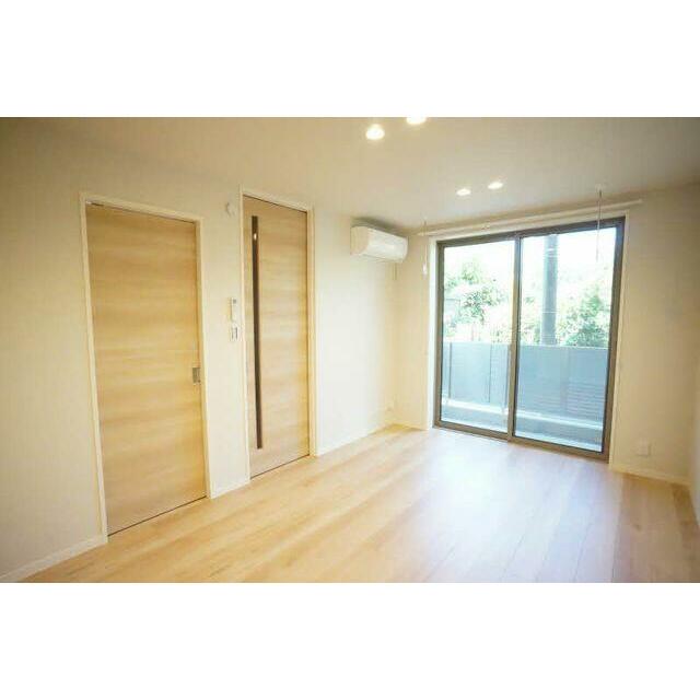 居室・リビング　■照明付きのリビング