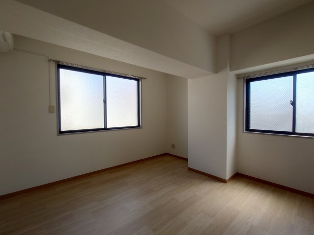 トイレ　同物件別号室の写真です。