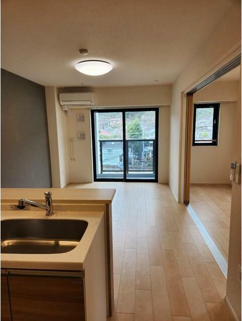 居室・リビング　使いやすい形の為、レイアウトを楽しめます♪