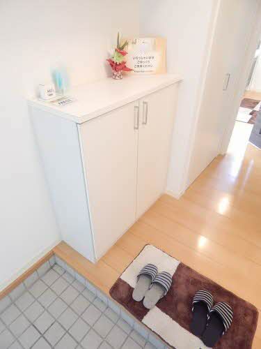 玄関　シューズボックス付きの玄関です☆