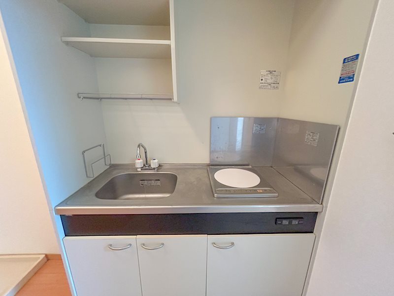 キッチン　コンロ付のコンパクトなキッチンです