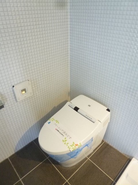 トイレ　温水洗浄便座