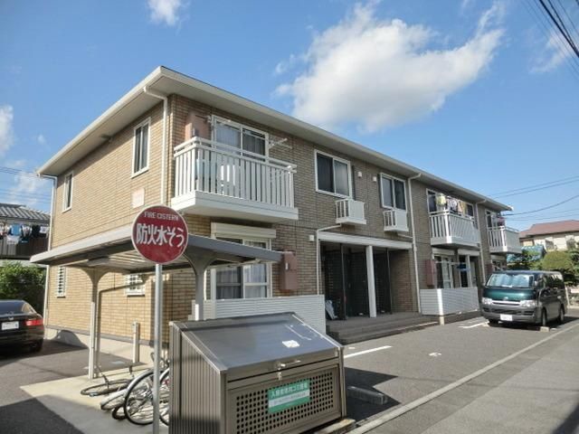 建物外観　ハウスメーカー施工　閑静な住宅街ですよ