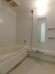 バス・シャワールーム　追焚き付きバス