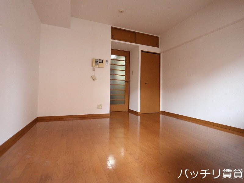 居室・リビング　別号室タイプの為、現状を優先します