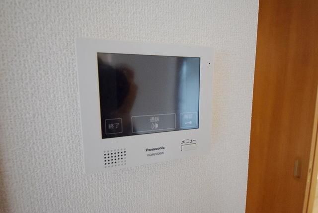 セキュリティ　★モニター付きのインターホンで来客時も安心★