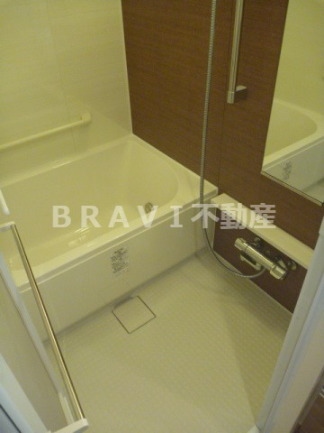 バス・シャワールーム　【パークアクシス本町】きれいなお風呂です