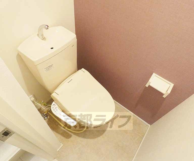 トイレ　ウォシュレット付です