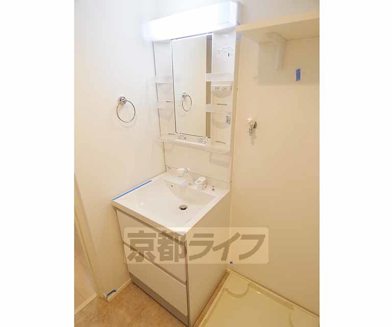 洗面設備　独立洗面台です