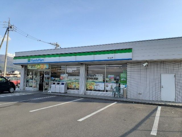 コンビニ　ファミリーマート　寿小赤店（コンビニ）まで990m