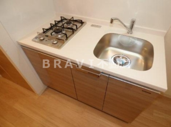 キッチン　【プレサンス谷町七丁目】キッチンでお料理をお楽しみください