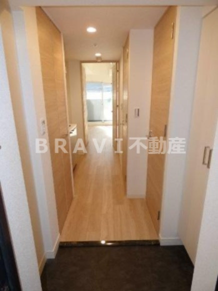 玄関　【プレサンス谷町七丁目】シンプルで使いやすい玄関です