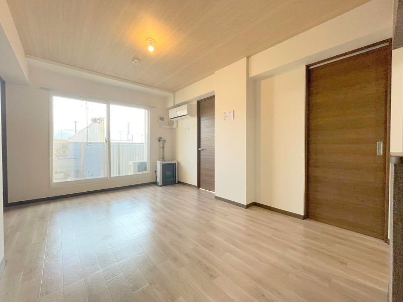 居室・リビング　明るく広々リビングスペース♪