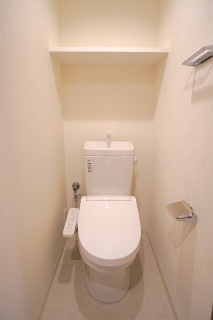 トイレ　※写真は同タイプ住戸です。