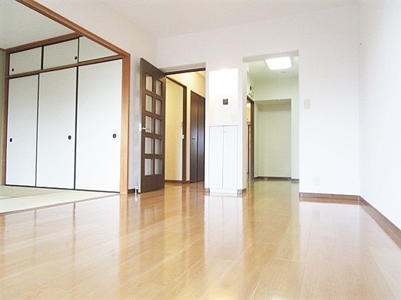 居室・リビング　※別号室参考写真