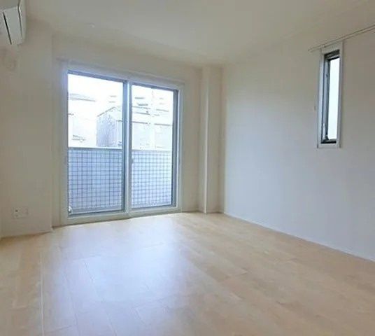 居室・リビング　■エアコン■24時間換気システム■２面採光