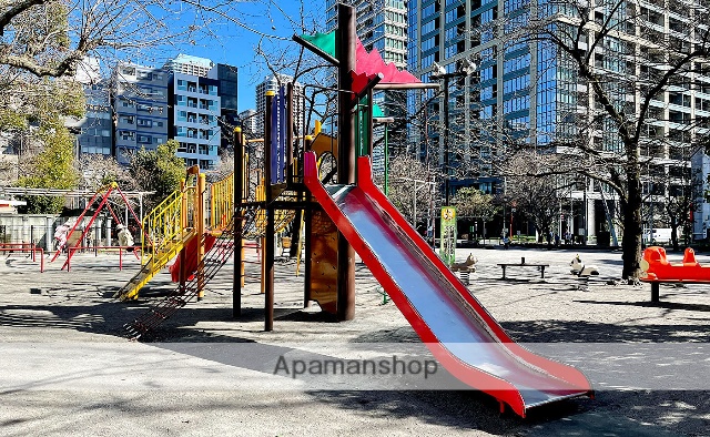 公園　中央区立鉄砲洲児童公園（公園）まで128m