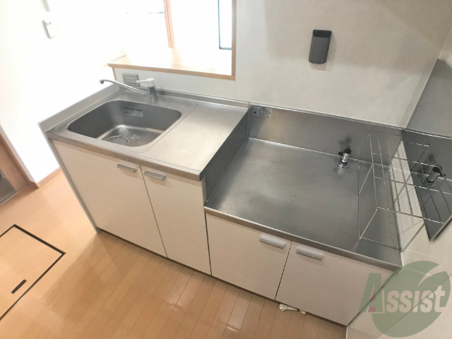 キッチン　ガスコンロはお好きなものを置けますよ～。