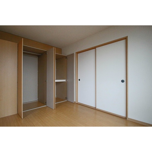 収納　同じ建物の別なお部屋