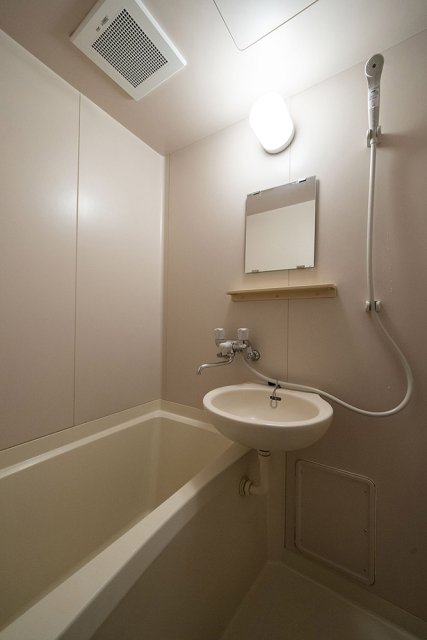 バス・シャワールーム　ゆったり過ごせるお風呂です