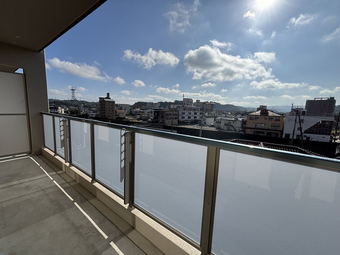 バルコニー　幅1.3mのワイドバルコニー