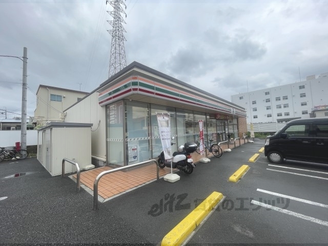 コンビニ　セブンイレブン東大阪御厨東一丁（コンビニ）まで270m