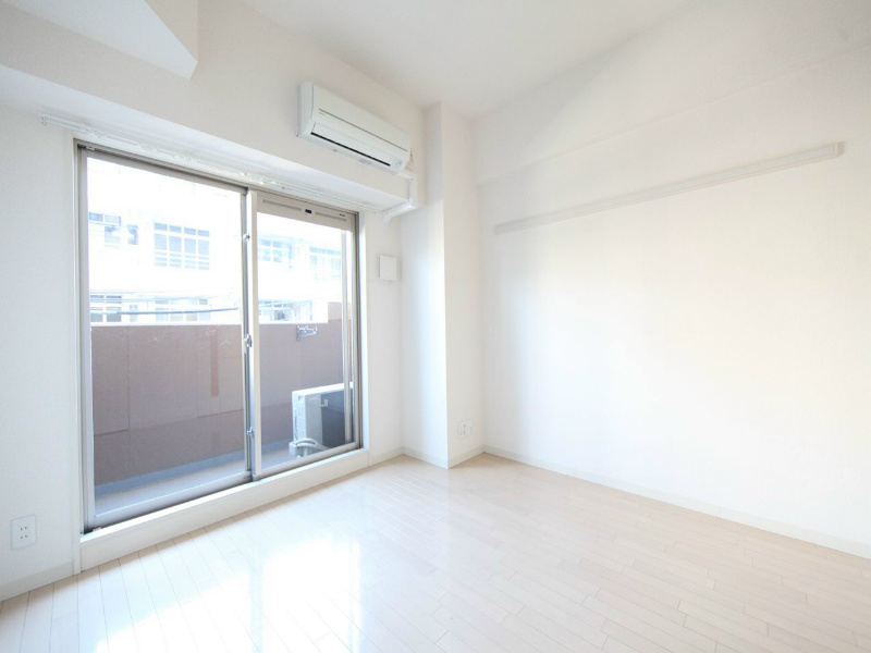 バルコニー　洋室6帖　クローゼット付（収納充実してます）