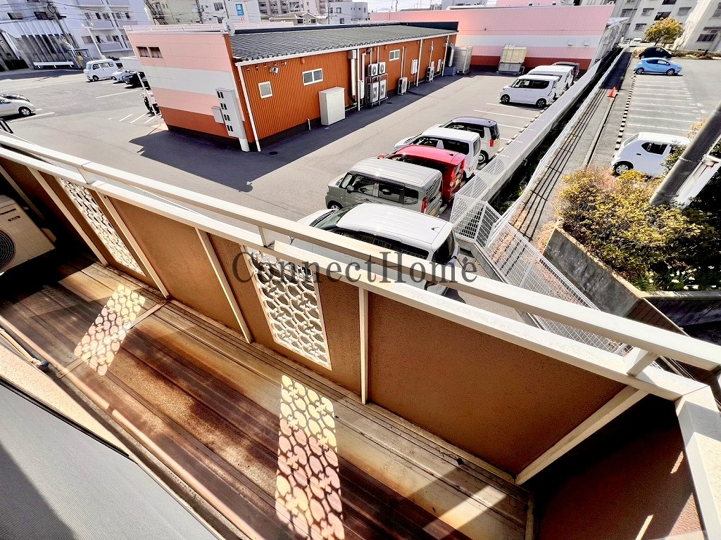 バルコニー　写真、間取りは２階のお部屋となり、１階はリフォーム予定です。