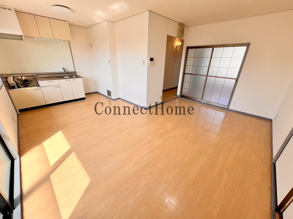 居室・リビング　写真、間取りは２階のお部屋となり、１階はリフォーム予定です。