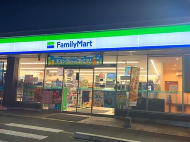コンビニ　ファミリーマート岸和田上松町店（コンビニ）まで449m