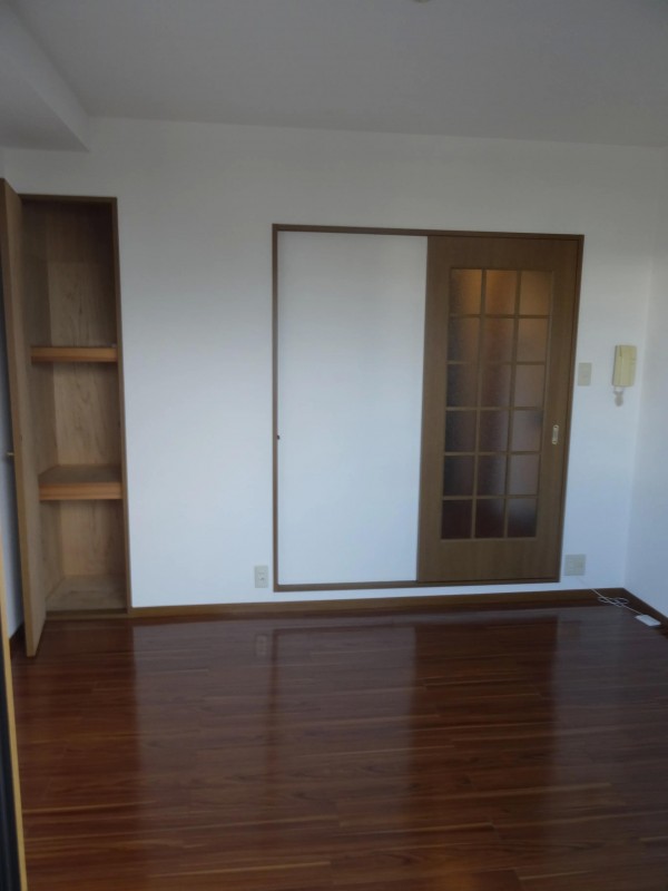 居室・リビング　明るい洋室