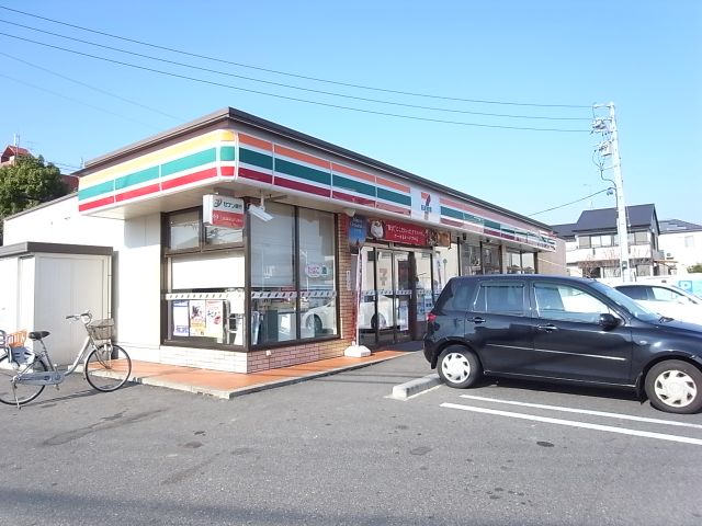 コンビニ　セブンイレブン（コンビニ）まで570m