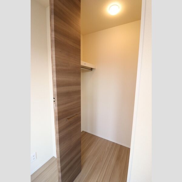 収納　ウォークインクローゼット