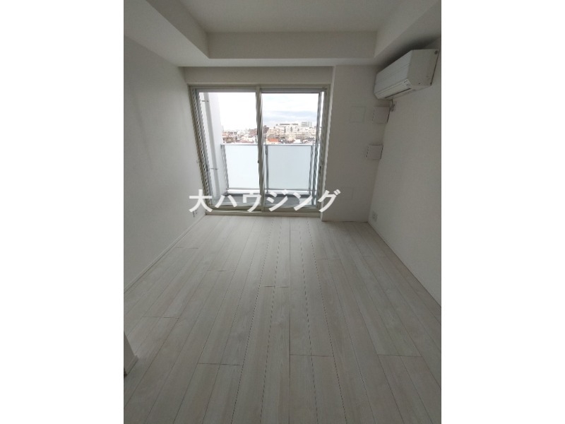 居室・リビング　ホワイトフローリングの明るいお部屋！