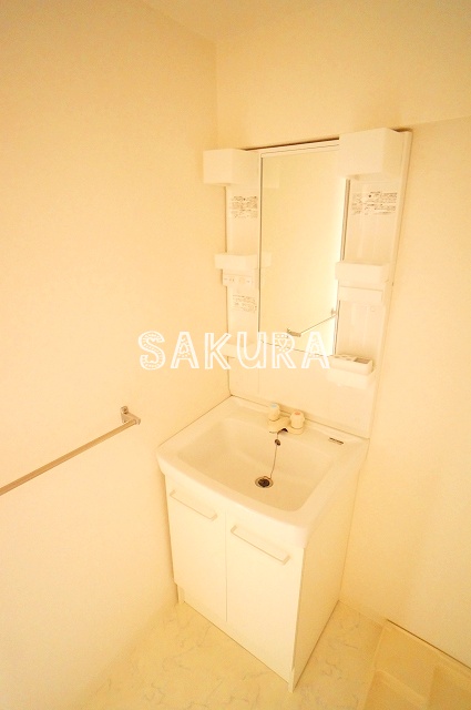 洗面設備　身支度に欠かせない独立洗面台♪