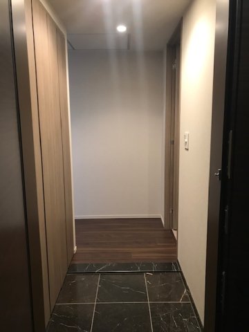 玄関　＊同間取り別部屋参照