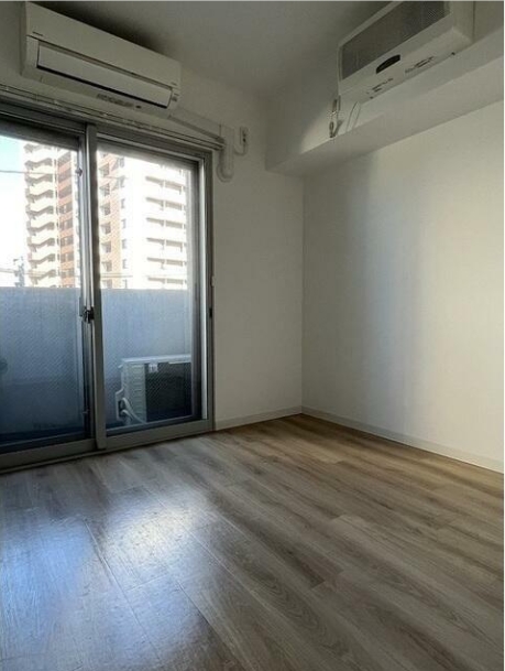 居室・リビング　こちらの居間で趣味の時間をお楽しみください