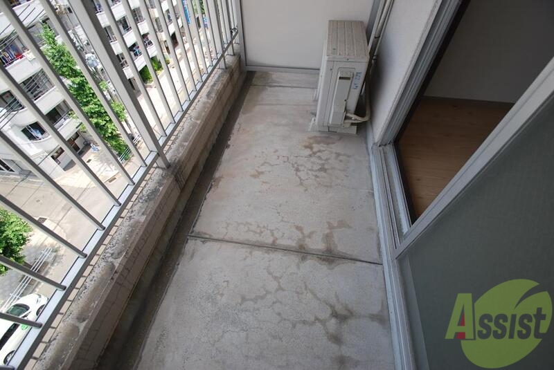 バルコニー　広々したバルコニー